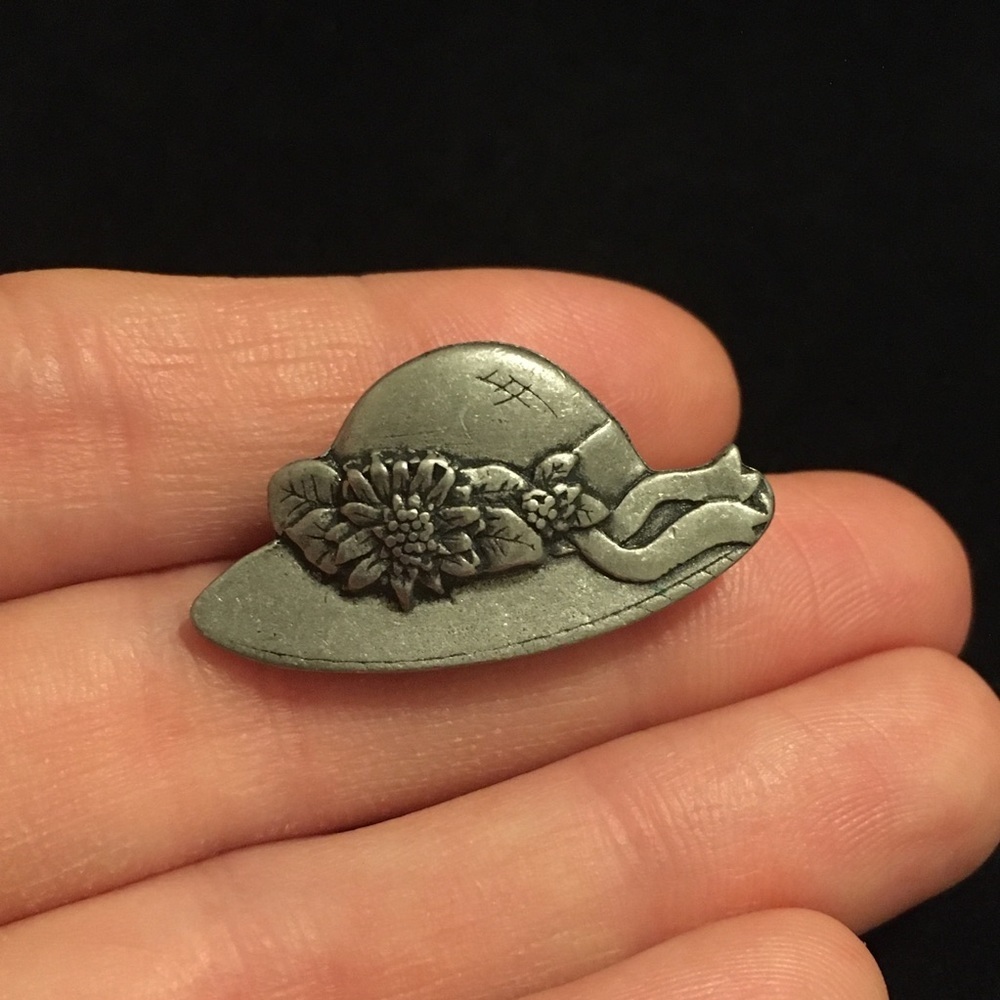 VINTAGE Hat Brooch Pin